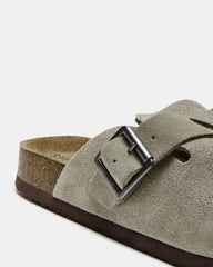 MEN'S WILDERR SLIDE AND SOCKS BUNDLE