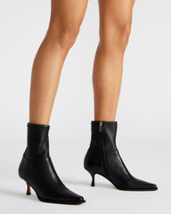 STASIA BLACK LEATHER - SM REBOOTED