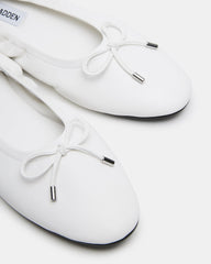 JESTER WHITE LEATHER - SM REBOOTED
