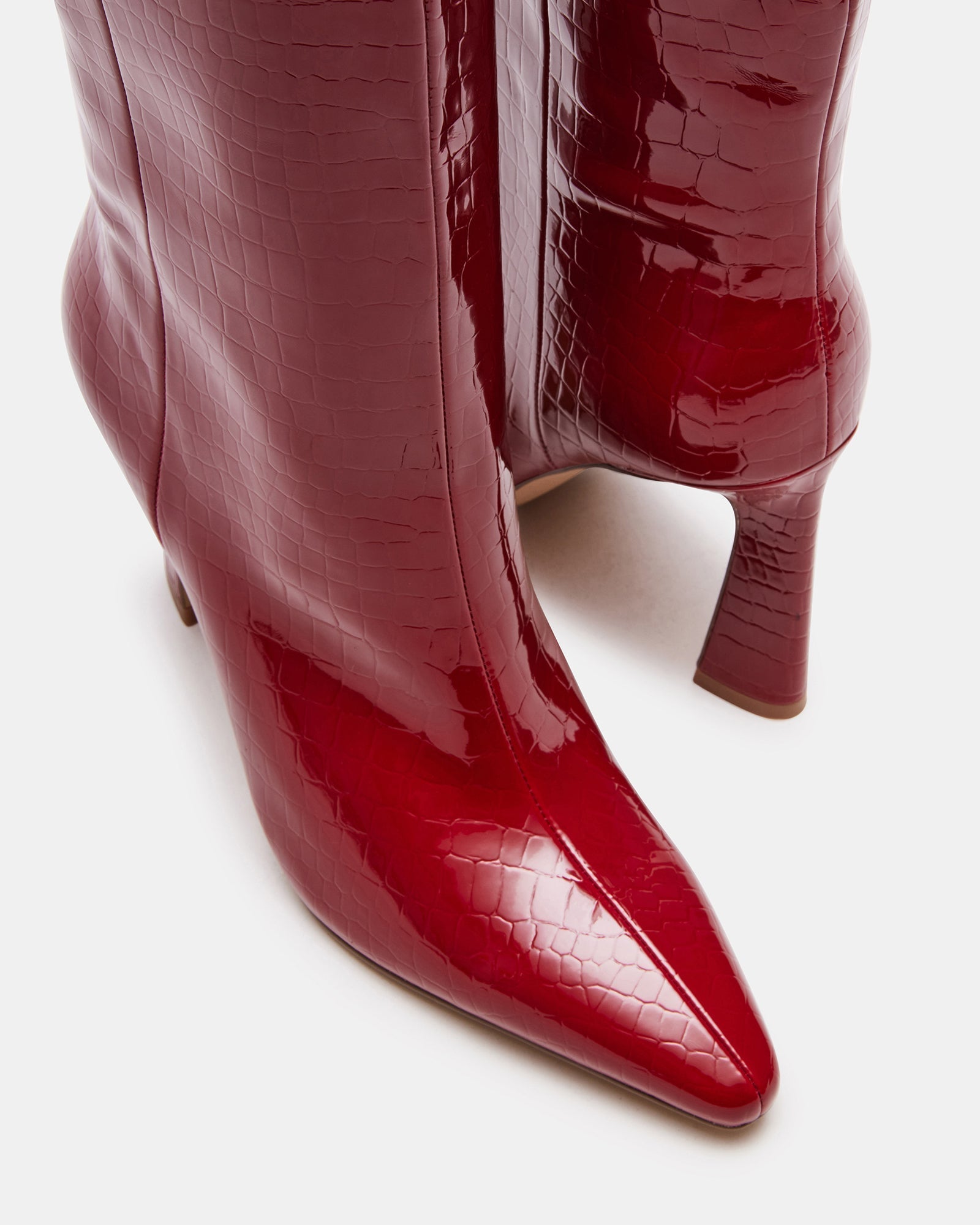 SHAYNA RED CROCODILE - SM REBOOTED